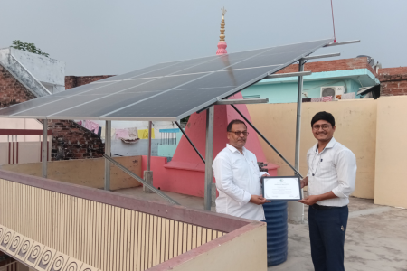 Shining a Light on a Sustainable Future, Om Solar